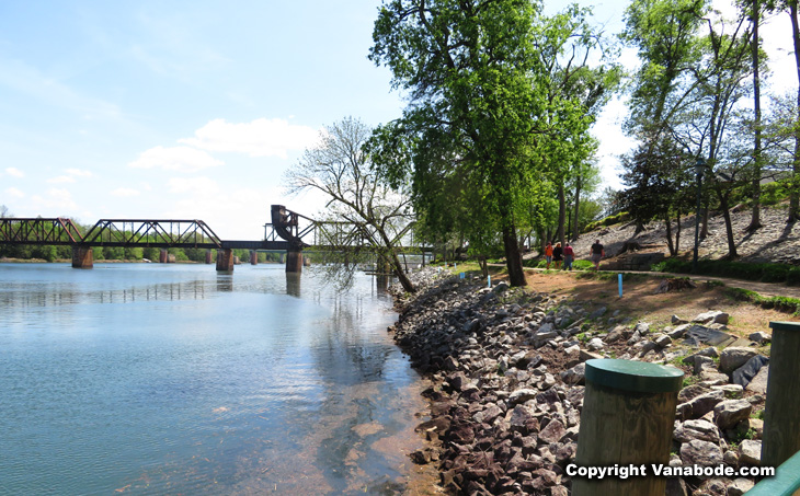 augusta georgia riverwalk and bridge
