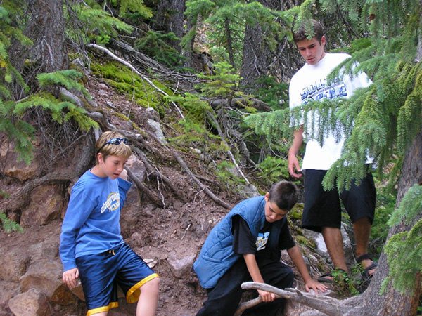 hiking yellowstone falls picture