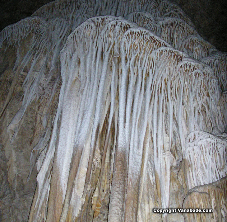 picture of draperies formation inside carlsbad caverns new mexico