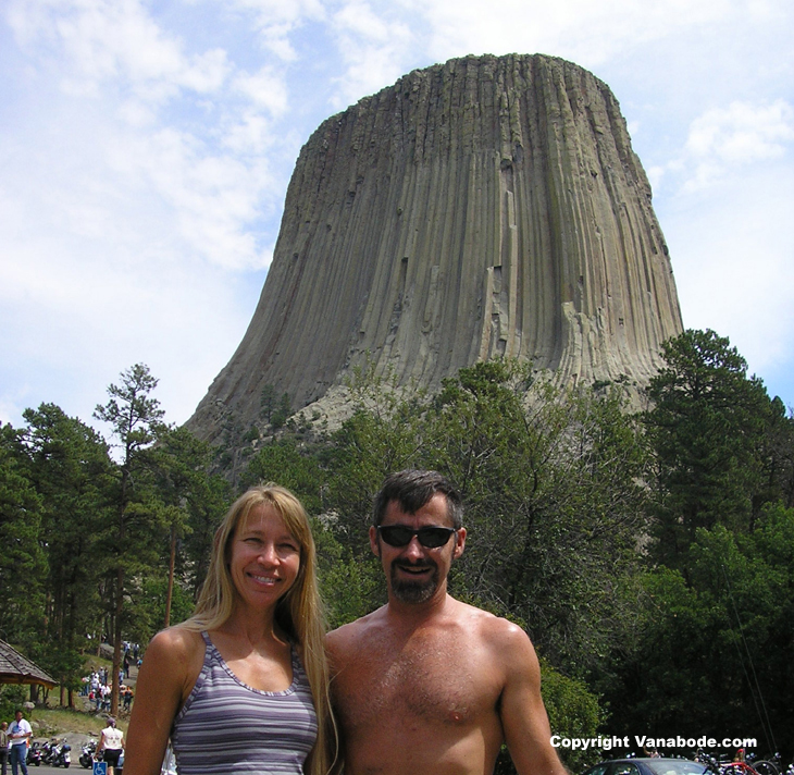 picture of devil's tower in wyoming