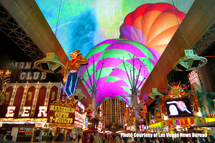downtown las vegas at night pic for free stuff to do