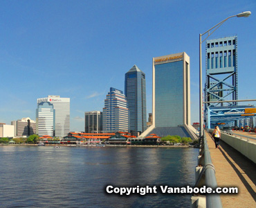 jacksonville city florida bridge beach walk on  a vanabode trip