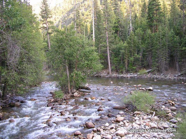 Picture of river in Kings Canyon National Park California