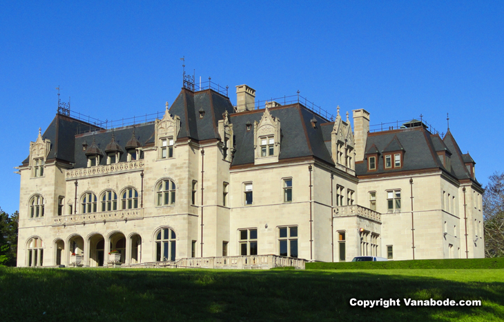 mansions in newport oveanfront