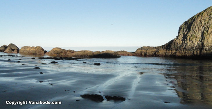 oregon morning on a quiet beach picture during a Vanabode trip