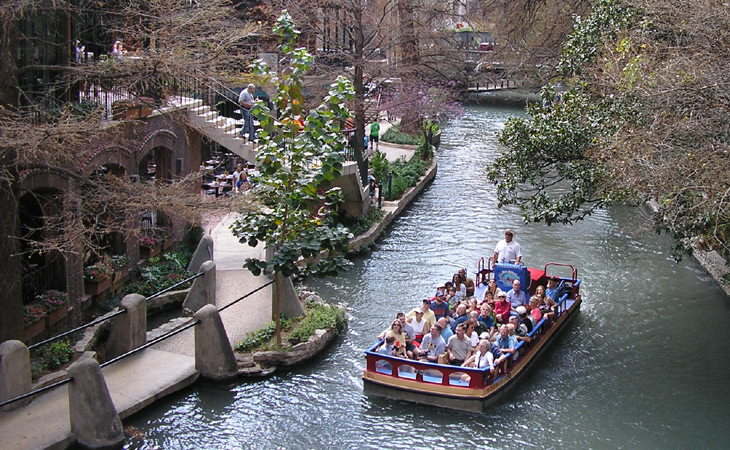 riverwalk boat tour san antonio