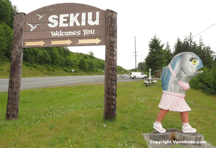 picture of fish mascot of sekiu washington