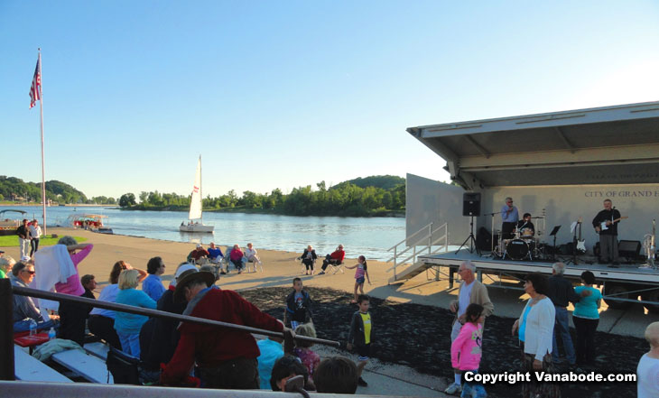 swing band plays the pier frontage in Grand Haven Michigan