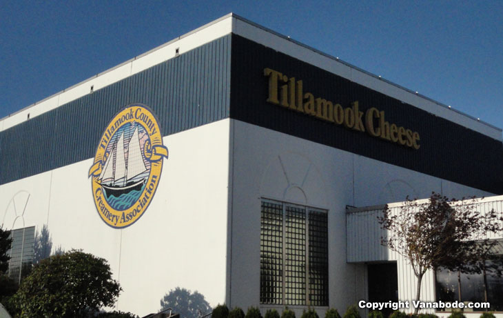 picture of tillamook cheese factory in oregon