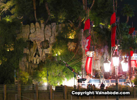 a picture of a ship used in Sirens at Treasure Island