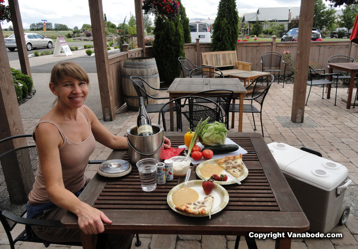 our picnic lunch at willow crest picture