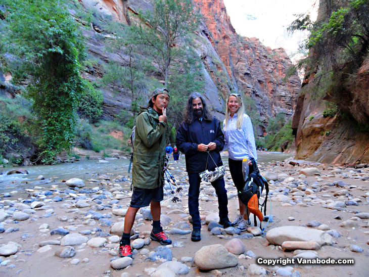 narrows hike in zion